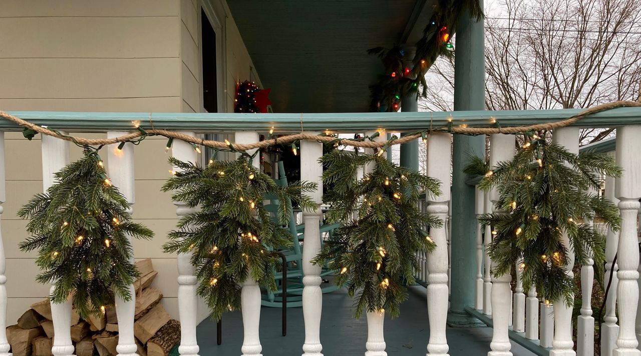 Country Fir Teardrop Garland